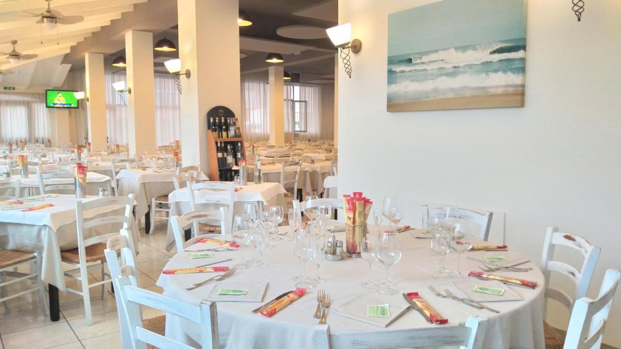 Hotelristorante Il Punto Marotta Esterno foto