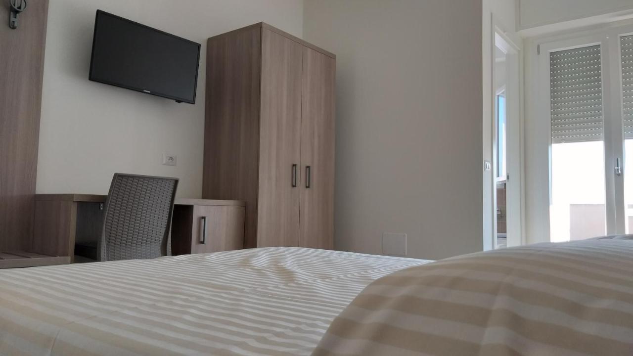 Hotelristorante Il Punto Marotta Esterno foto