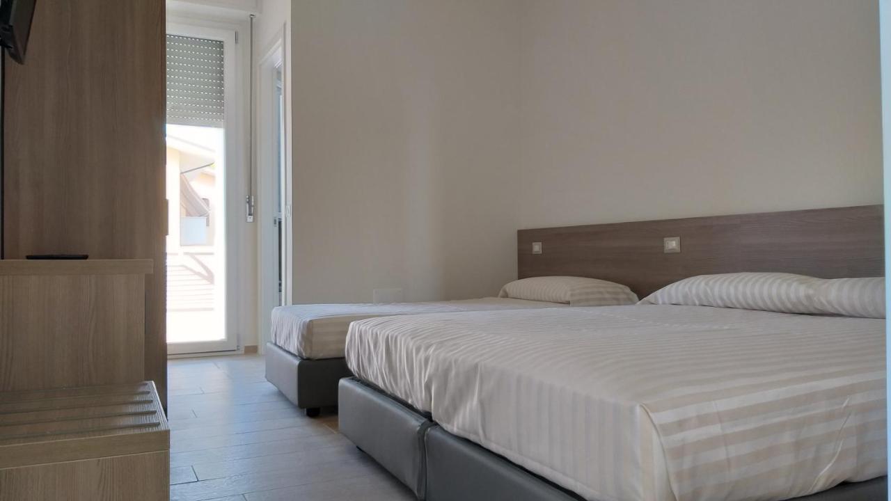 Hotelristorante Il Punto Marotta Esterno foto