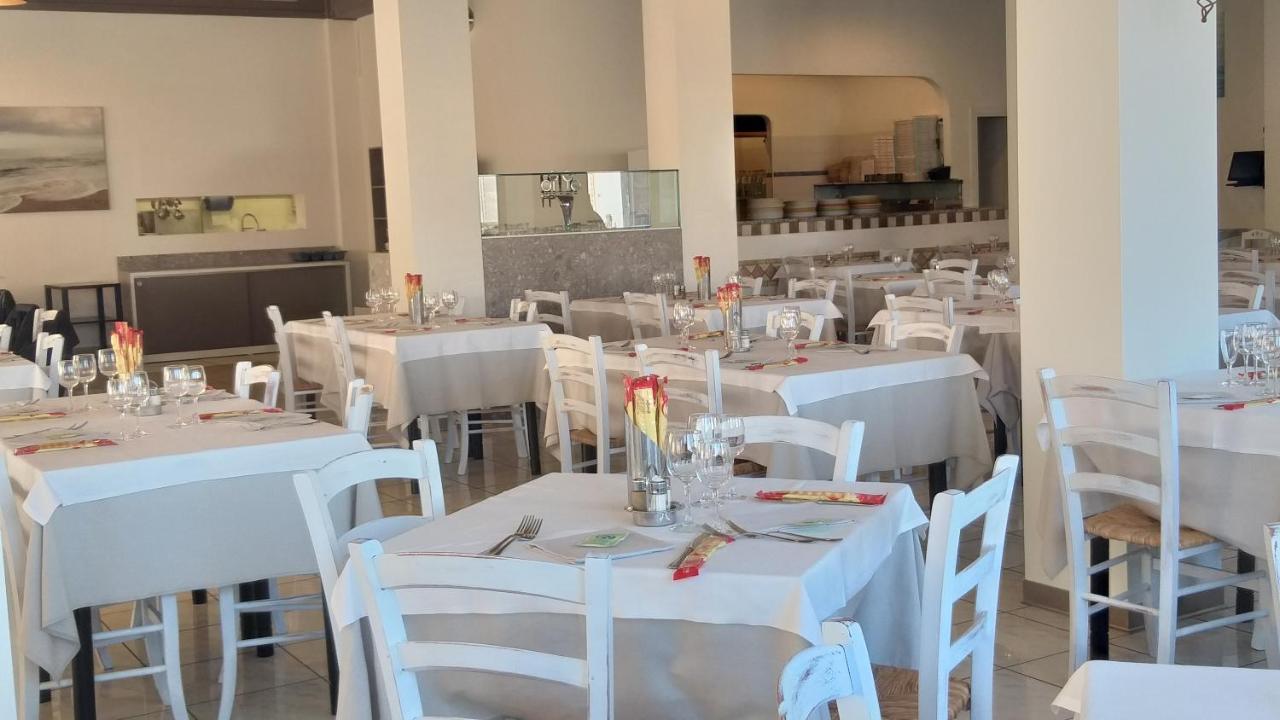 Hotelristorante Il Punto Marotta Esterno foto
